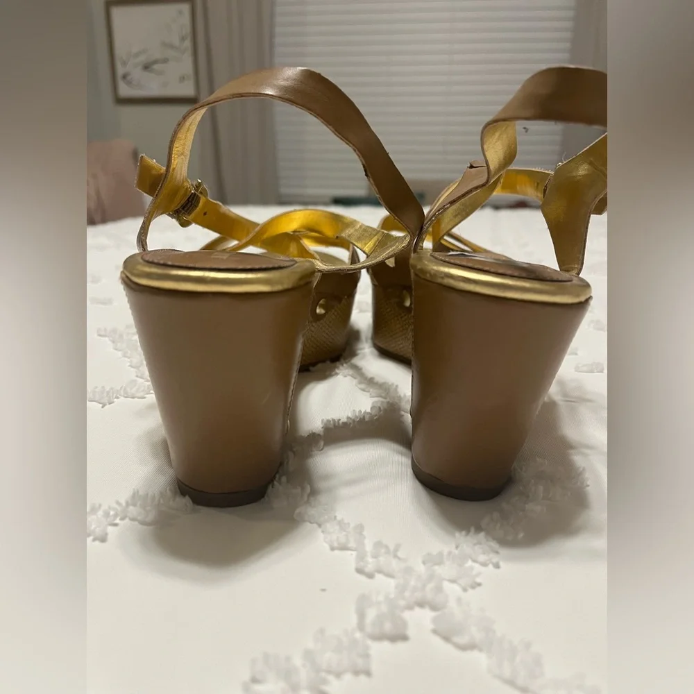 Audrey Brooke never worn